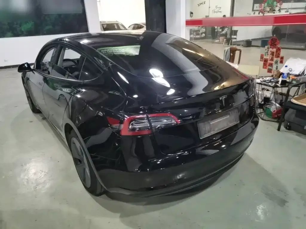 Tesla Model 3 — фото 10
