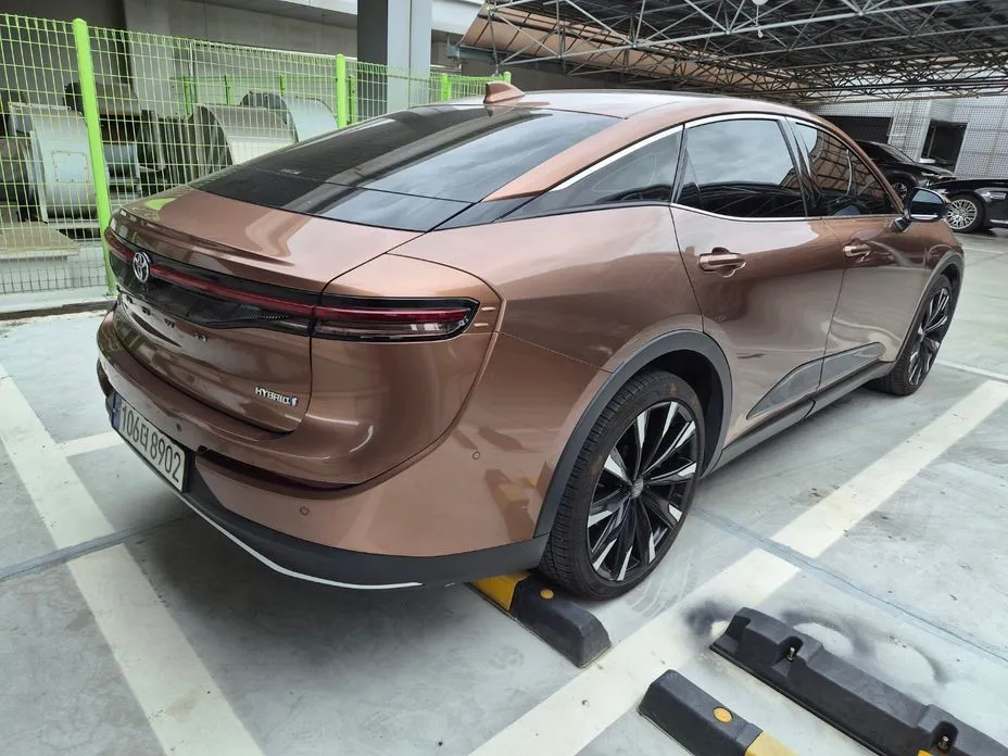 Toyota Crown — фото 10