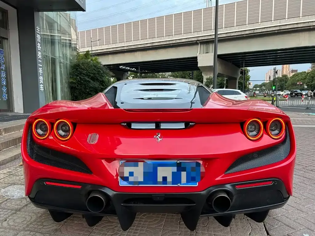Ferrari F8 — фото 9
