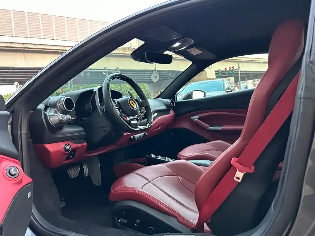 Ferrari F8 — фото 10
