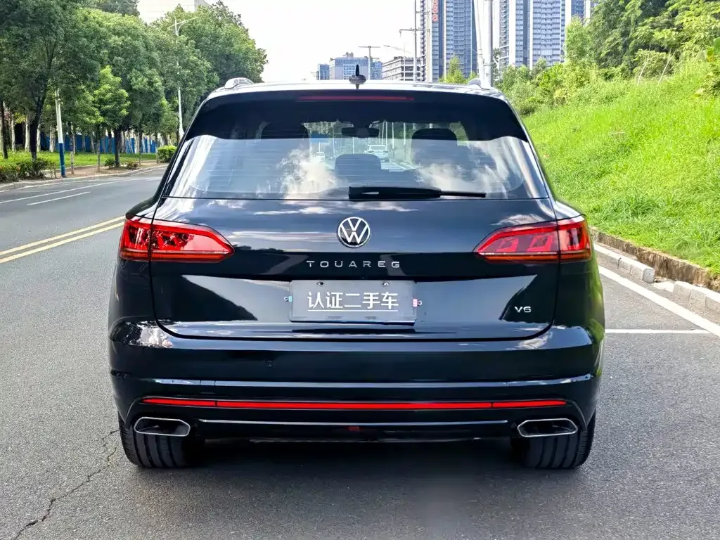 Volkswagen Touareg — фото 8