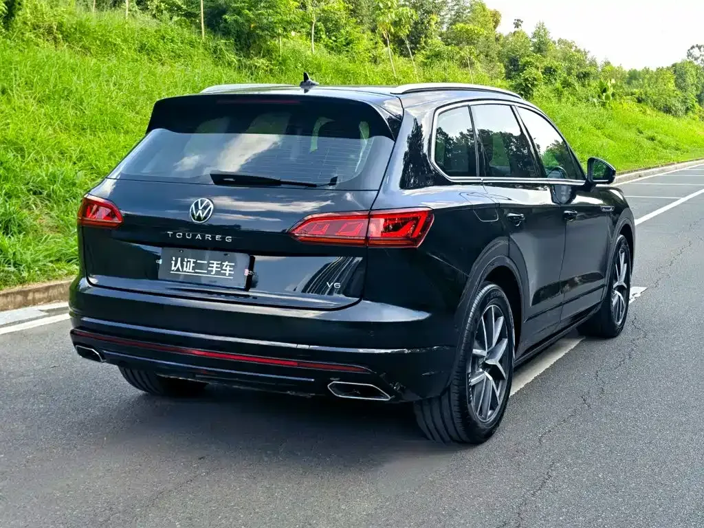 Volkswagen Touareg — фото 7