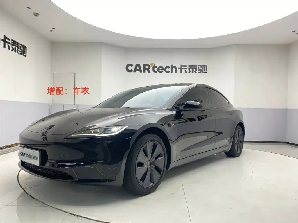 Tesla Model 3 — фото 1