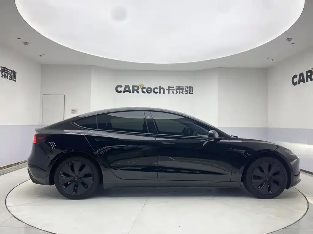 Tesla Model 3 — фото 8