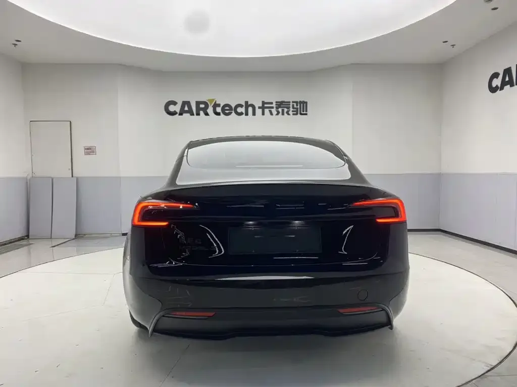 Tesla Model 3 — фото 2