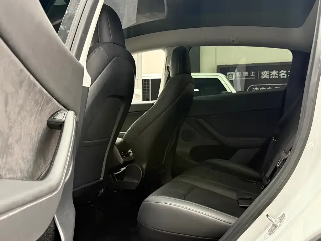 Tesla Model Y — фото 5