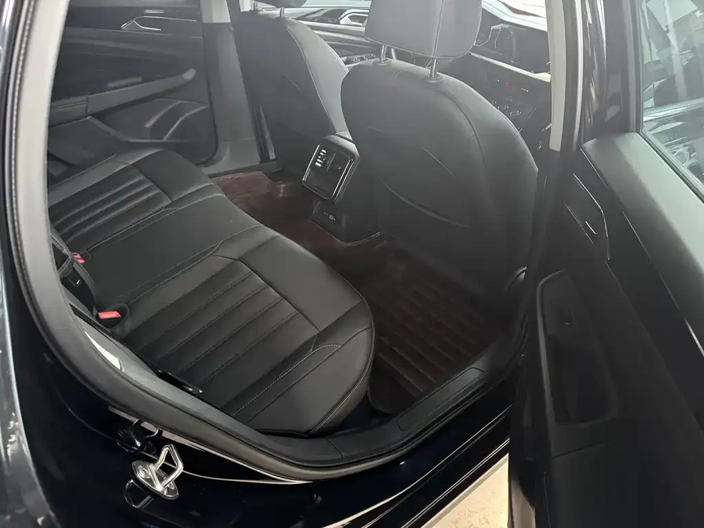 Volkswagen Passat — фото 2