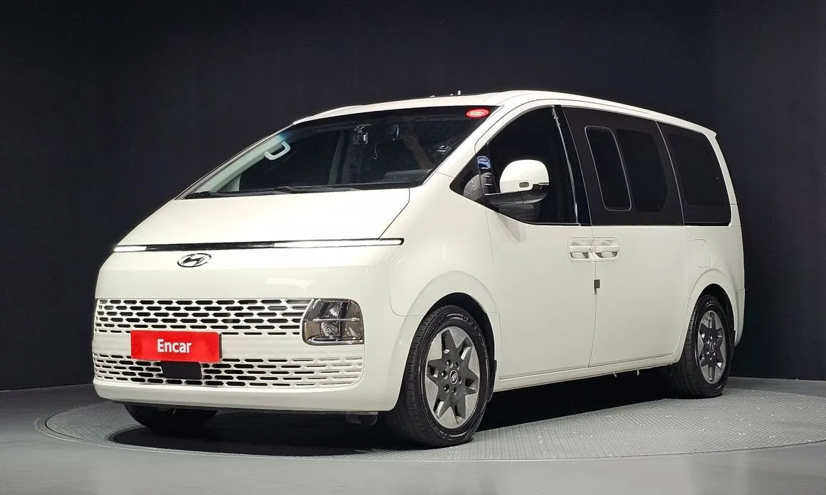 Hyundai Staria — фото 1