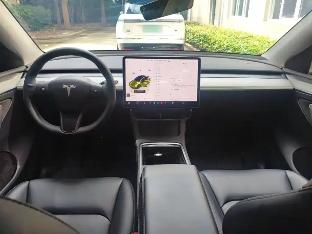 Tesla Model Y — фото 5