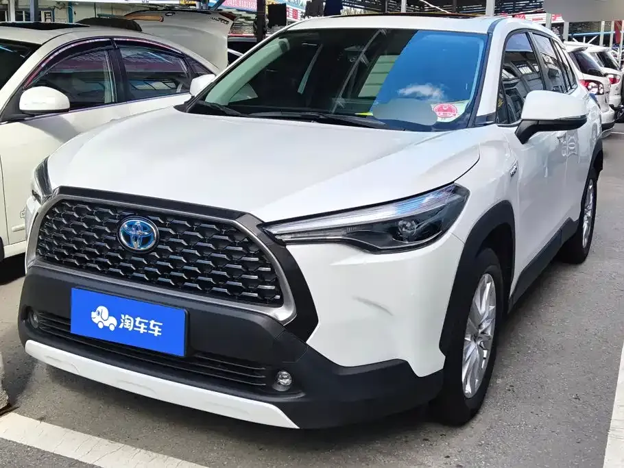 Toyota Corolla Cross — фото 1