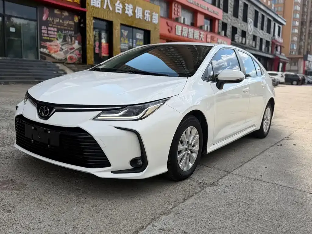 Toyota Corolla — фото 1