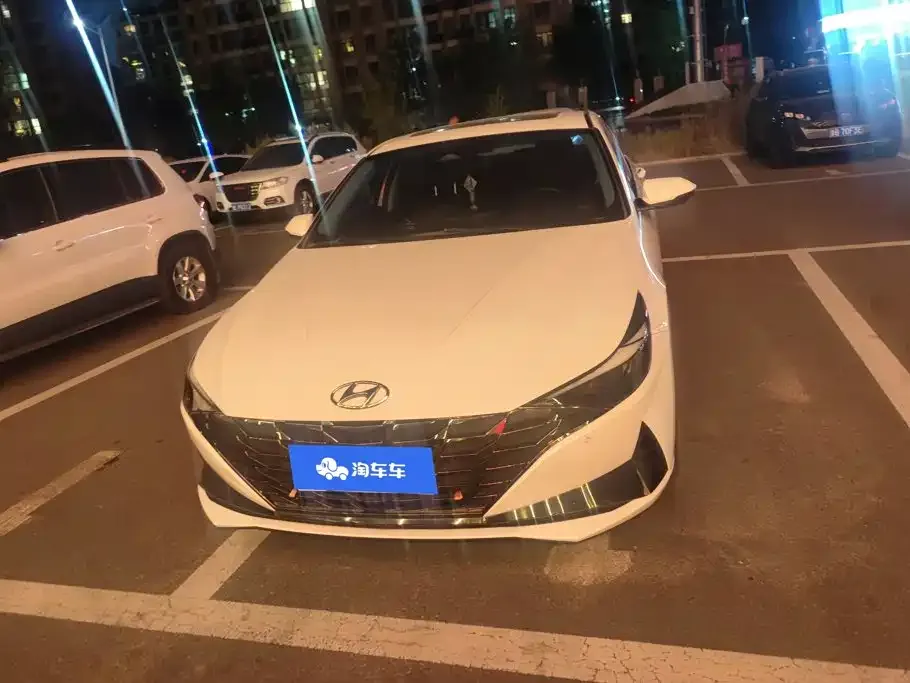 Hyundai Elantra — фото 10
