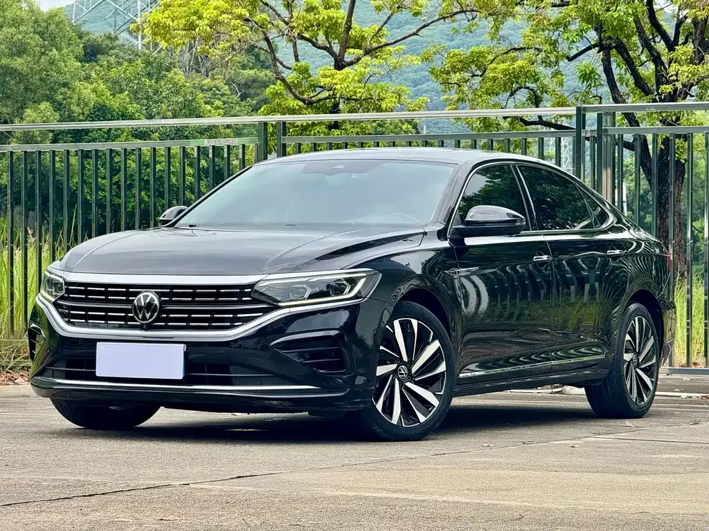 Volkswagen Passat — фото 1