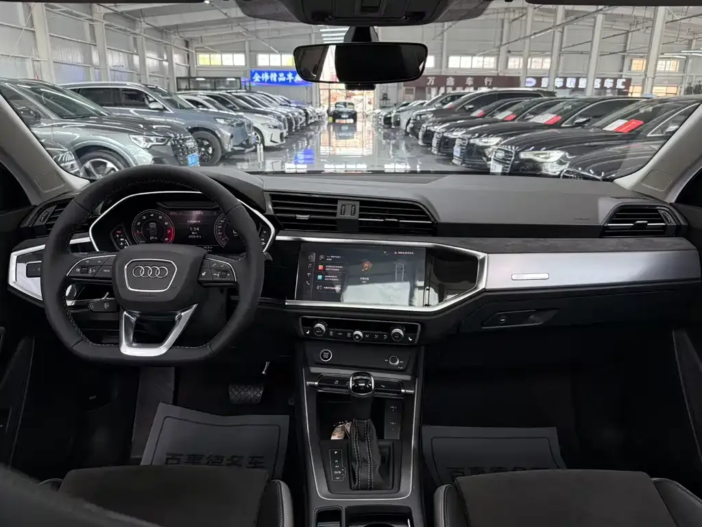 Audi Q3 — фото 5