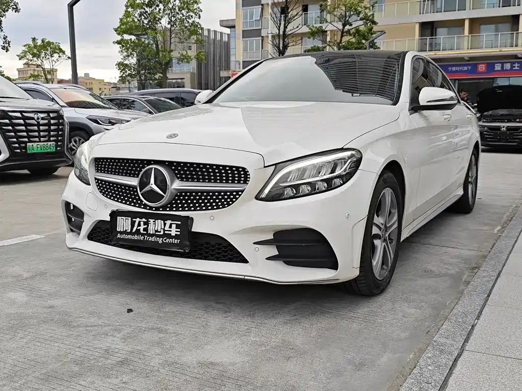 Mercedes-Benz C-Class — фото 1
