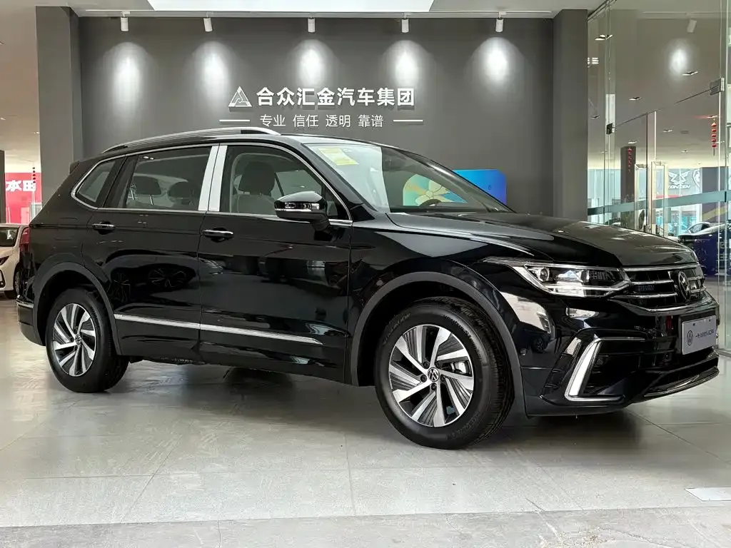 Volkswagen Tiguan L PHEV — фото 10