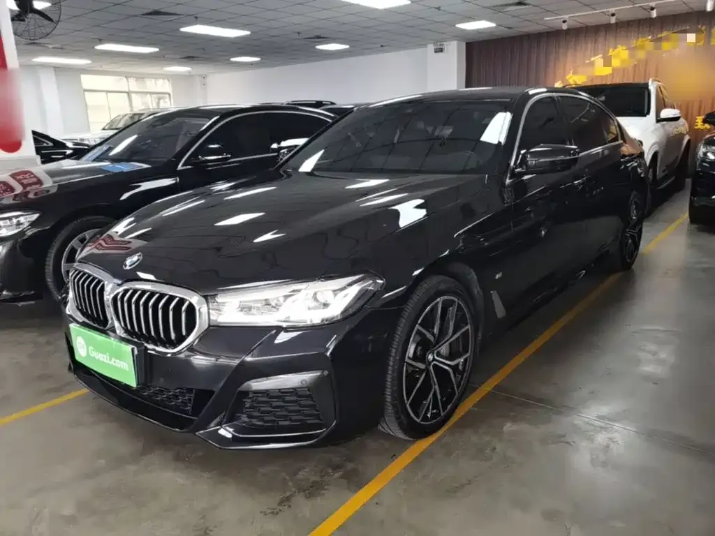 BMW 5 Series — фото 1