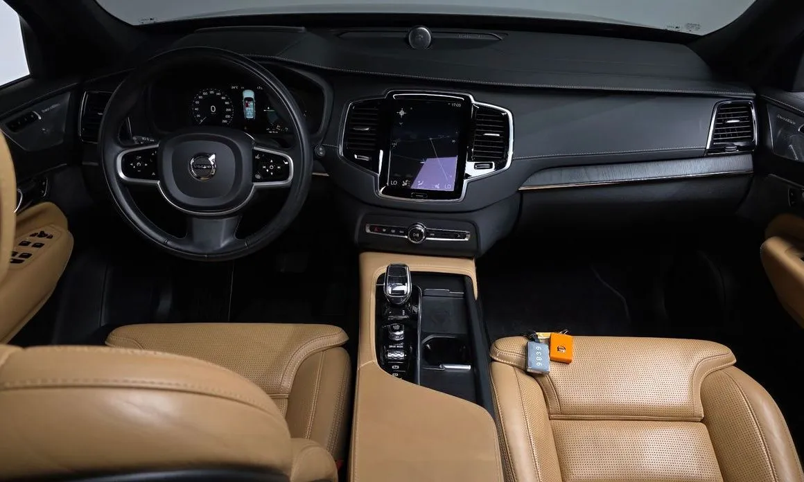 Volvo XC90 — фото 10