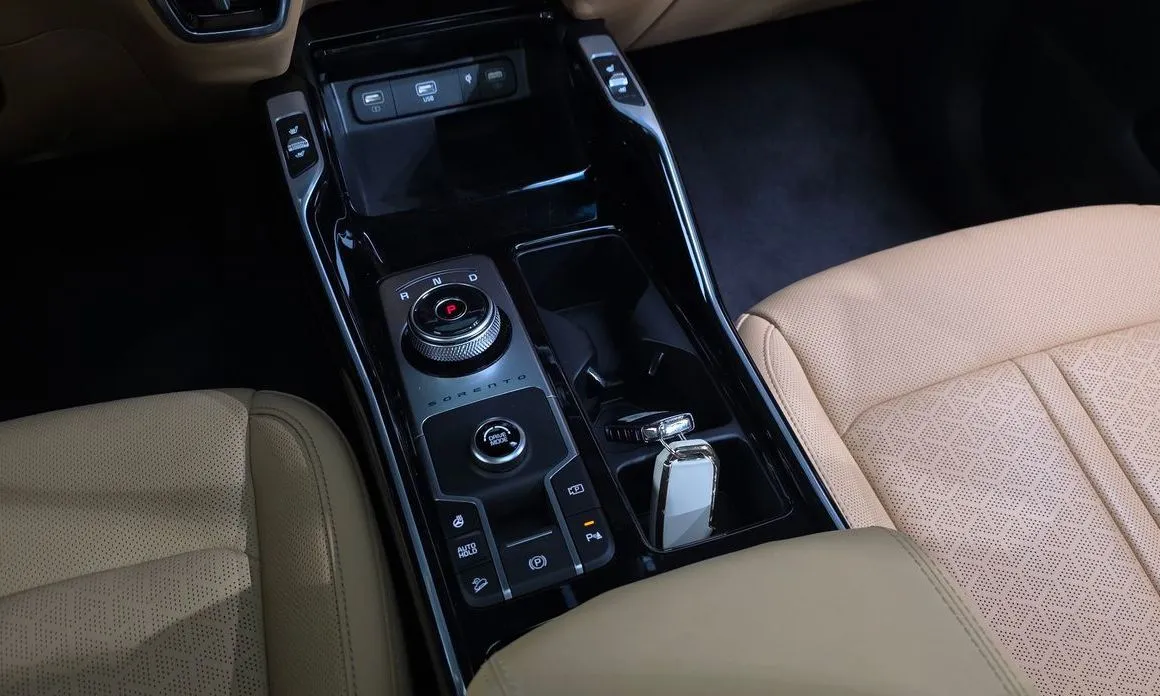 Kia Sorento — фото 8