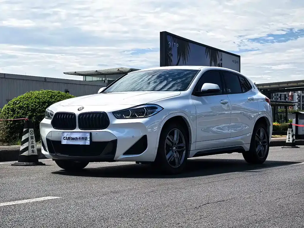 BMW X2 — фото 1
