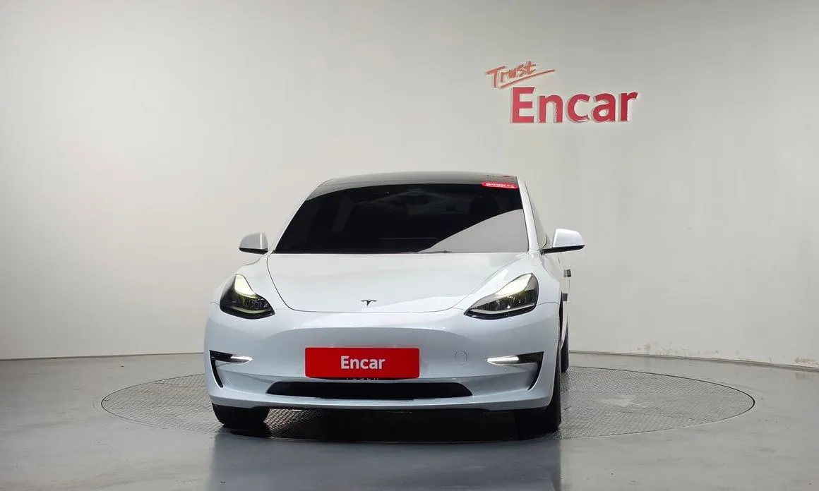 Tesla Model 3 — фото 3