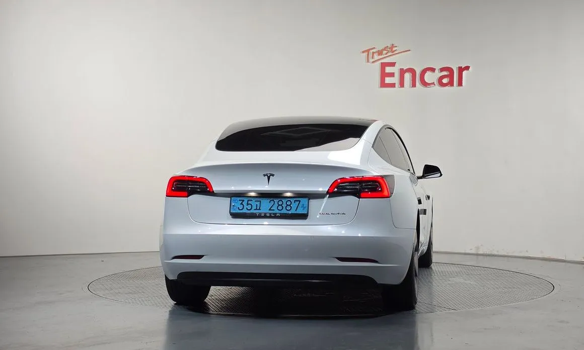 Tesla Model 3 — фото 2