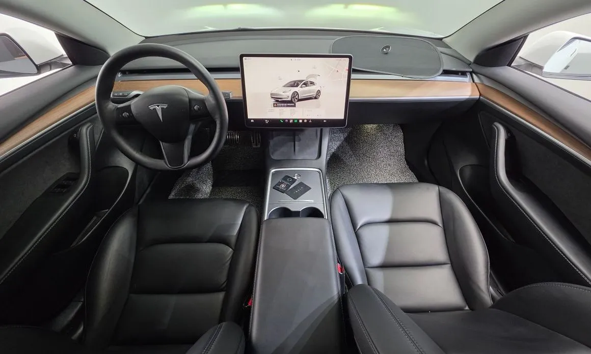 Tesla Model 3 — фото 9