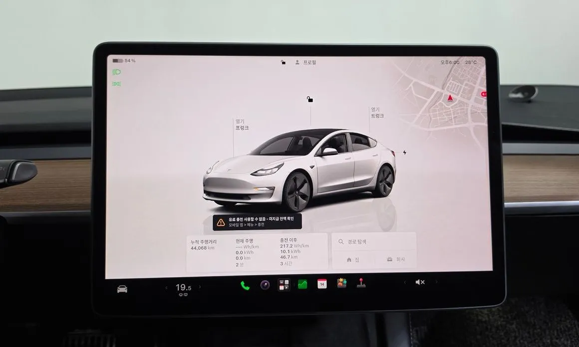 Tesla Model 3 — фото 10