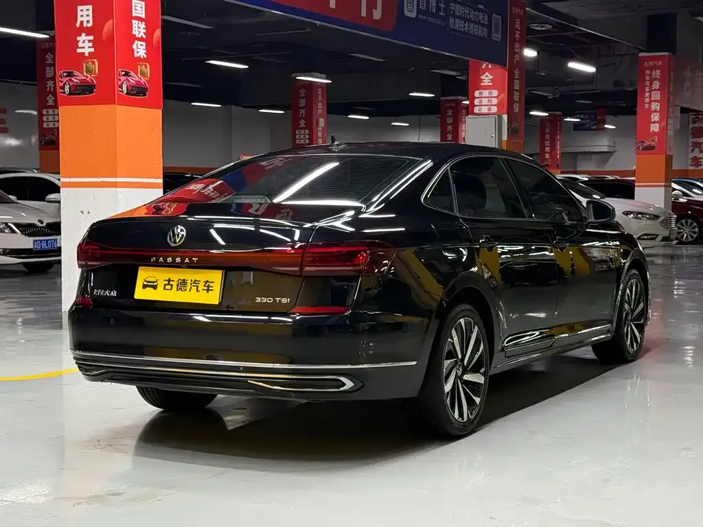 Volkswagen Passat — фото 10