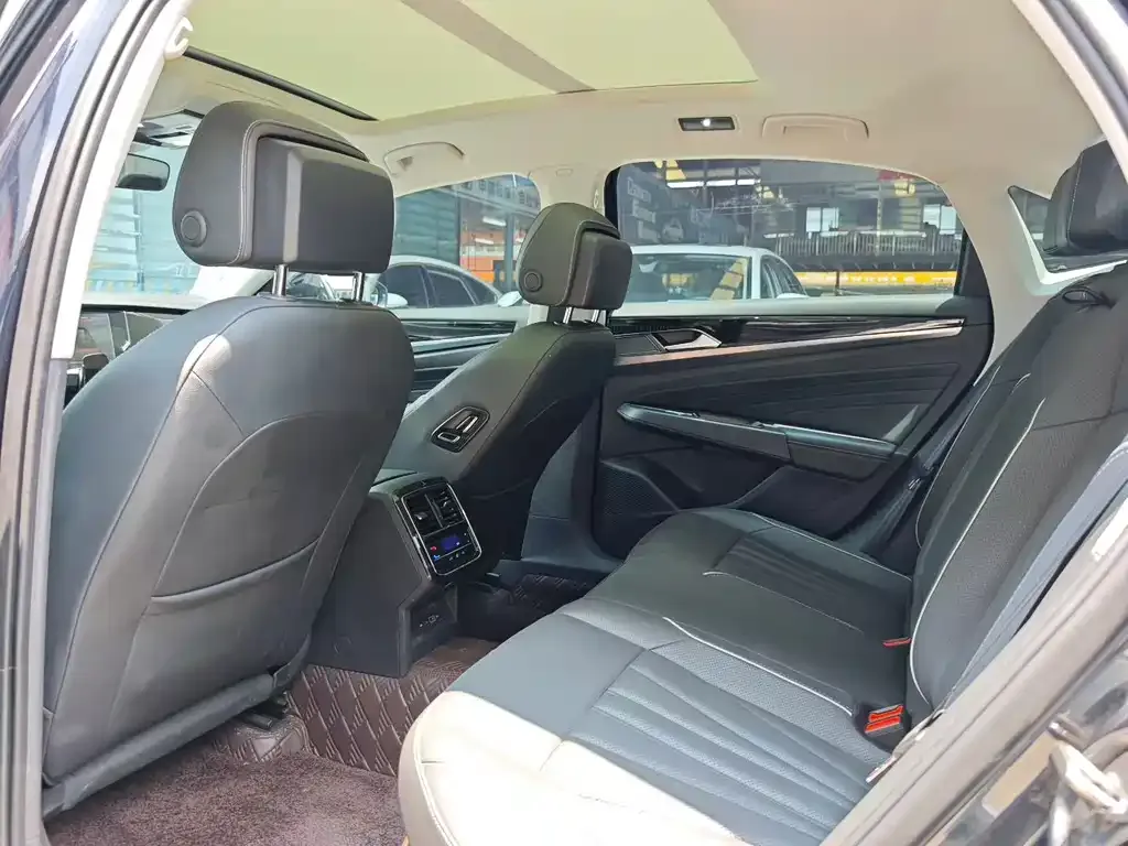 Volkswagen Passat — фото 2