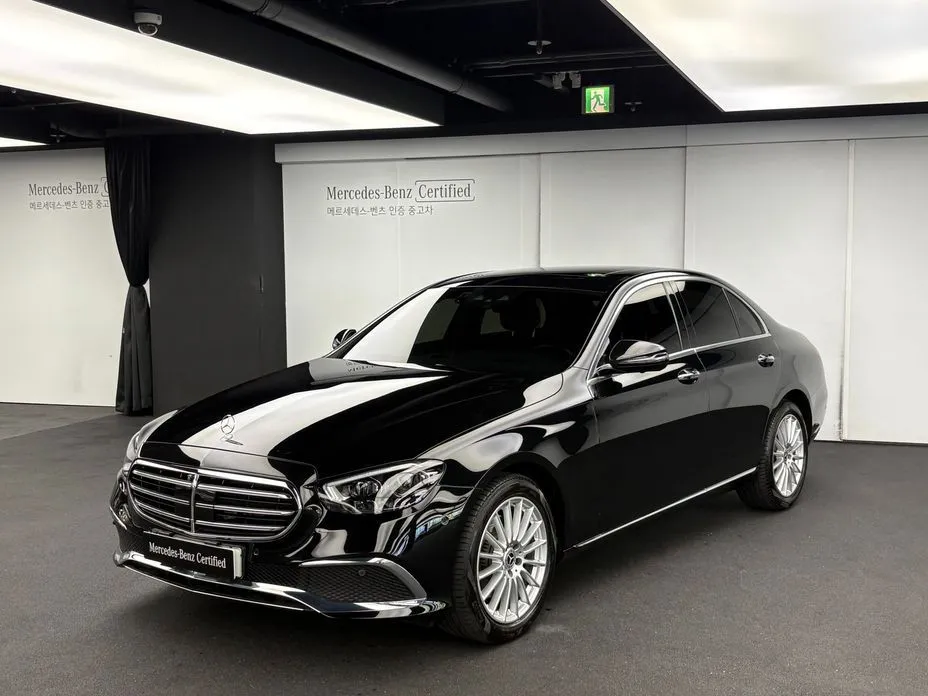 Mercedes-Benz E-Class — фото 1
