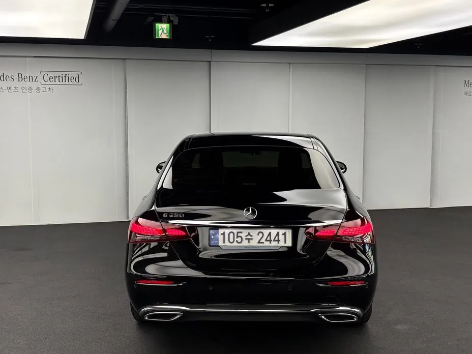 Mercedes-Benz E-Class — фото 4