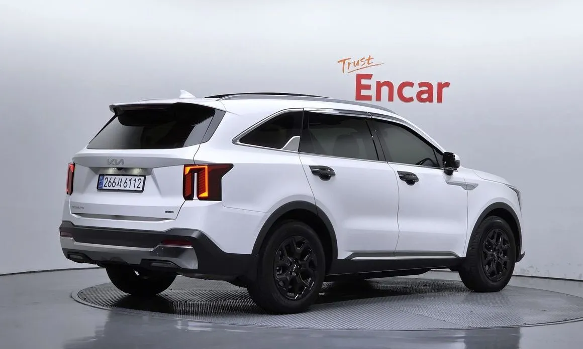 Kia Sorento — фото 6