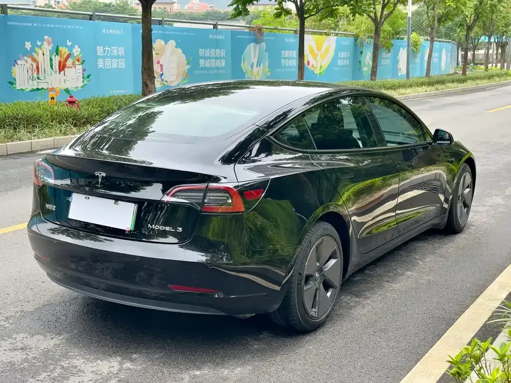 Tesla Model 3 — фото 5