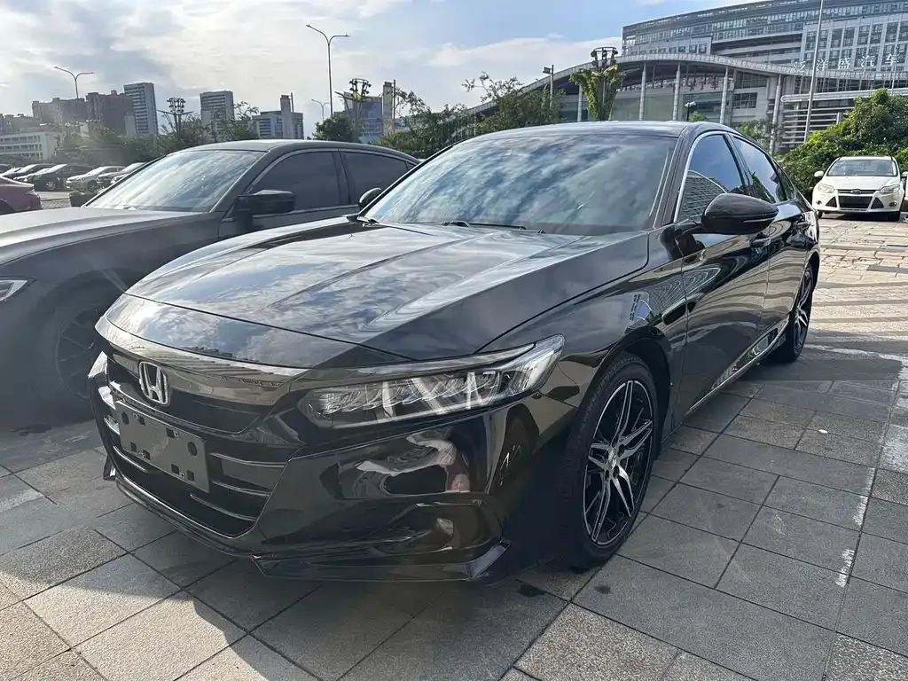 Honda Accord — фото 1