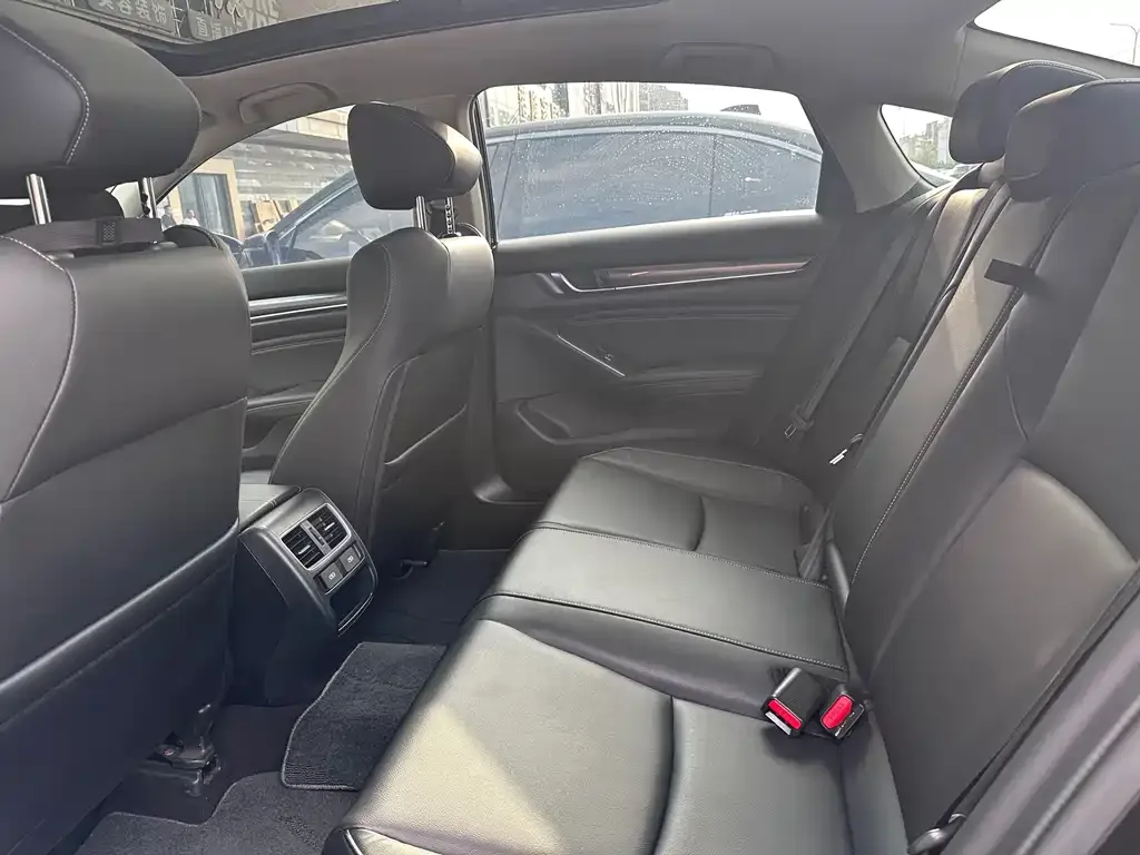 Honda Accord — фото 2