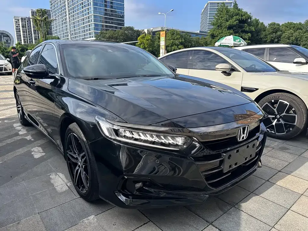 Honda Accord — фото 8