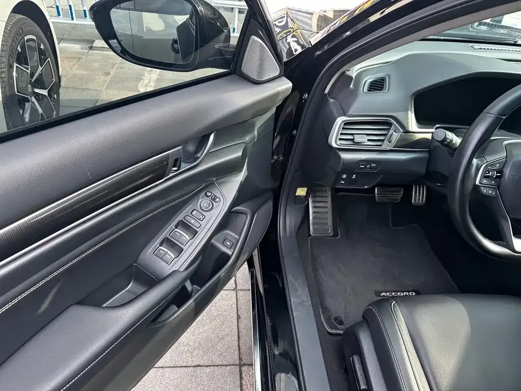 Honda Accord — фото 4