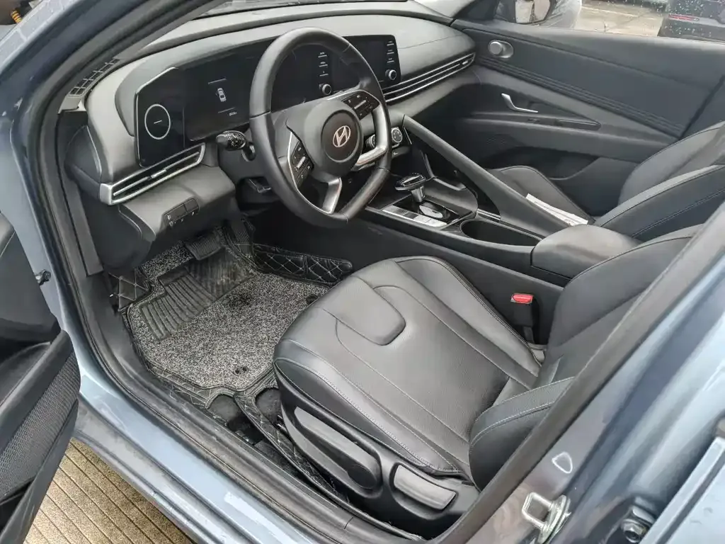 Hyundai Elantra — фото 4