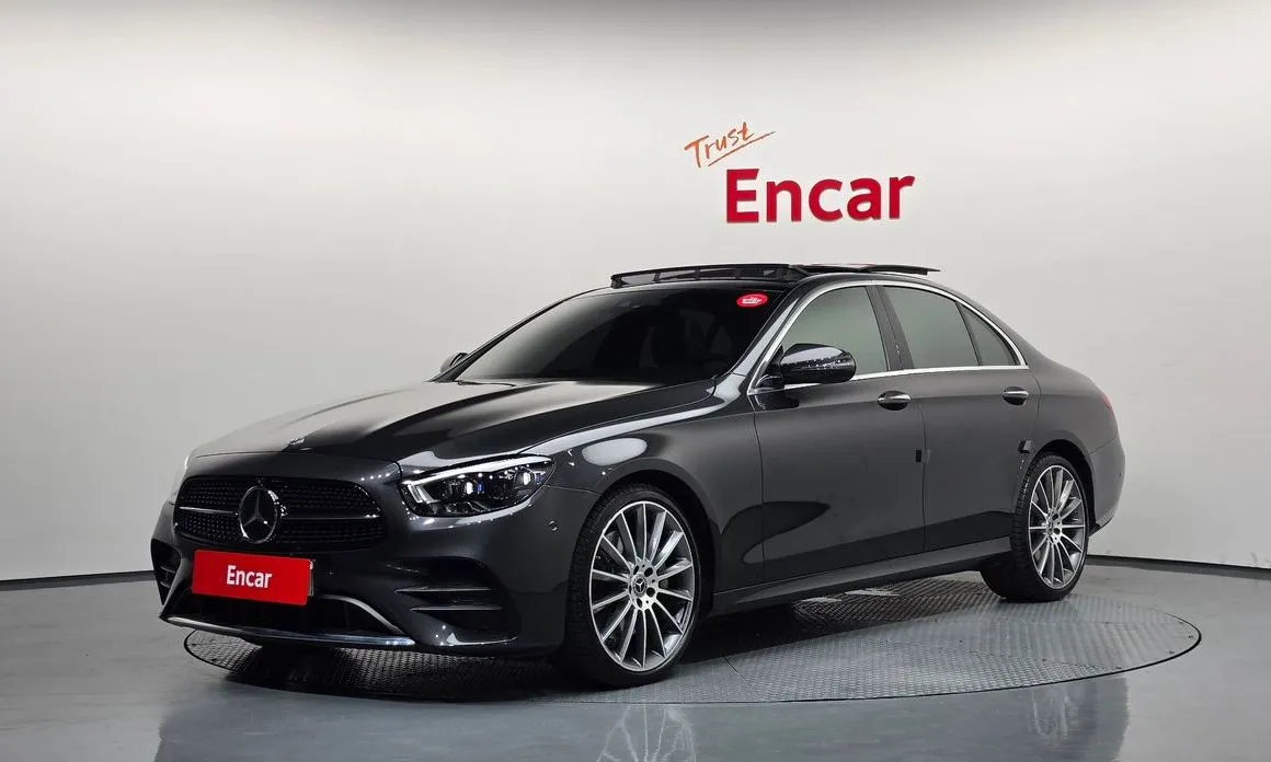 Mercedes-Benz E-Class — фото 1