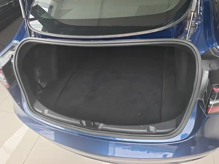 Tesla Model 3 — фото 10