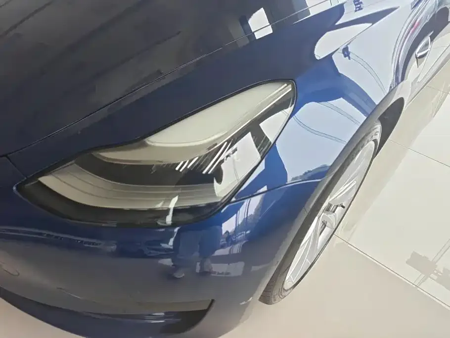 Tesla Model 3 — фото 3