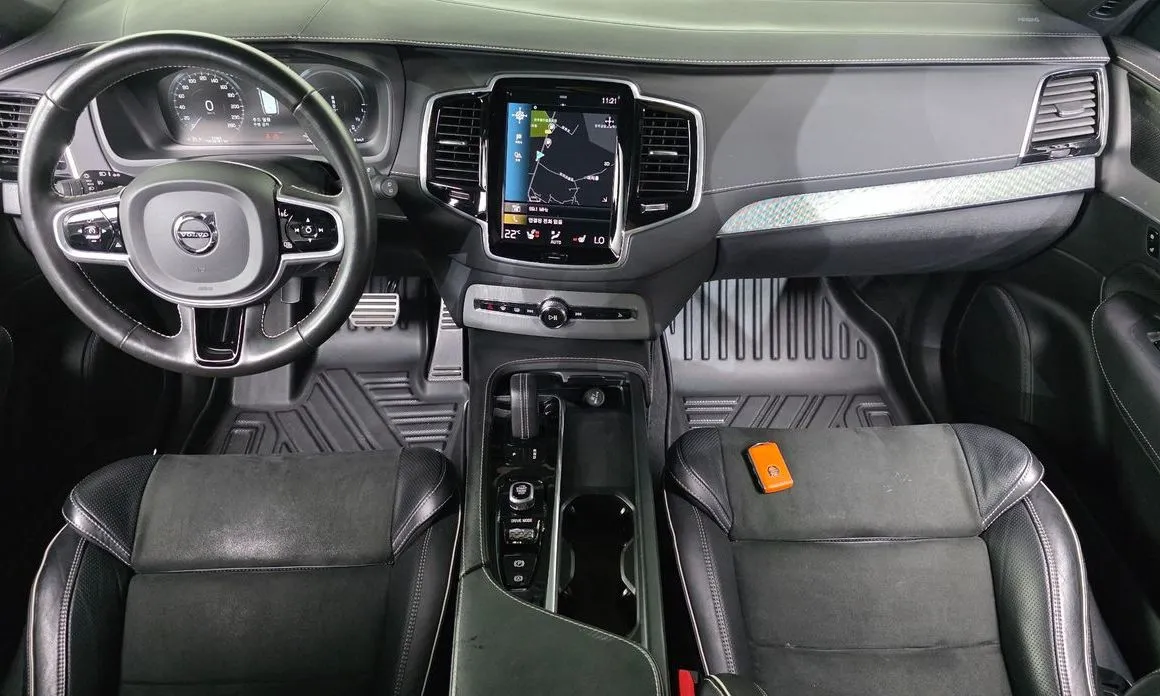 Volvo XC90 — фото 10