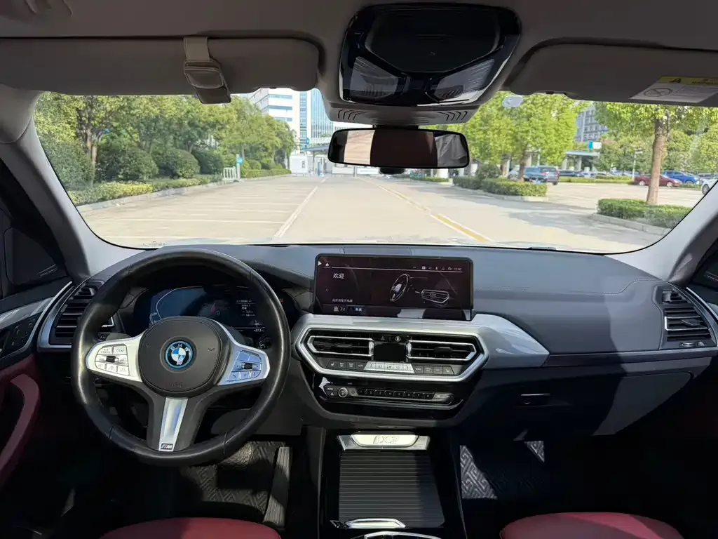 BMW iX3 — фото 2