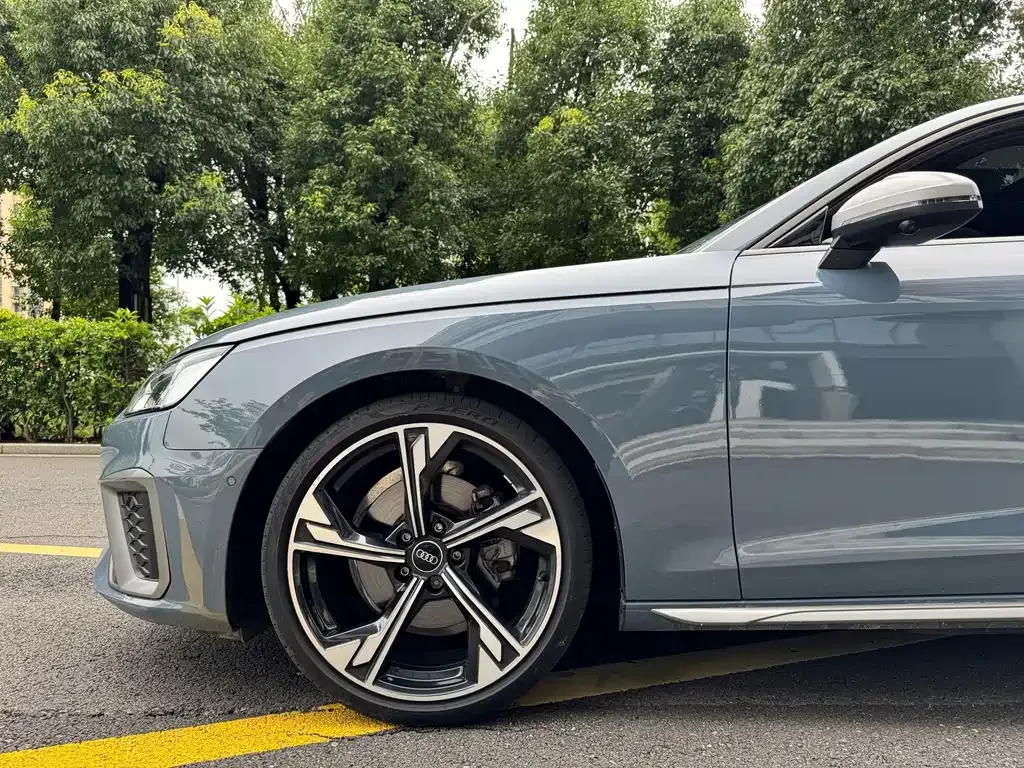 Audi A4L — фото 7