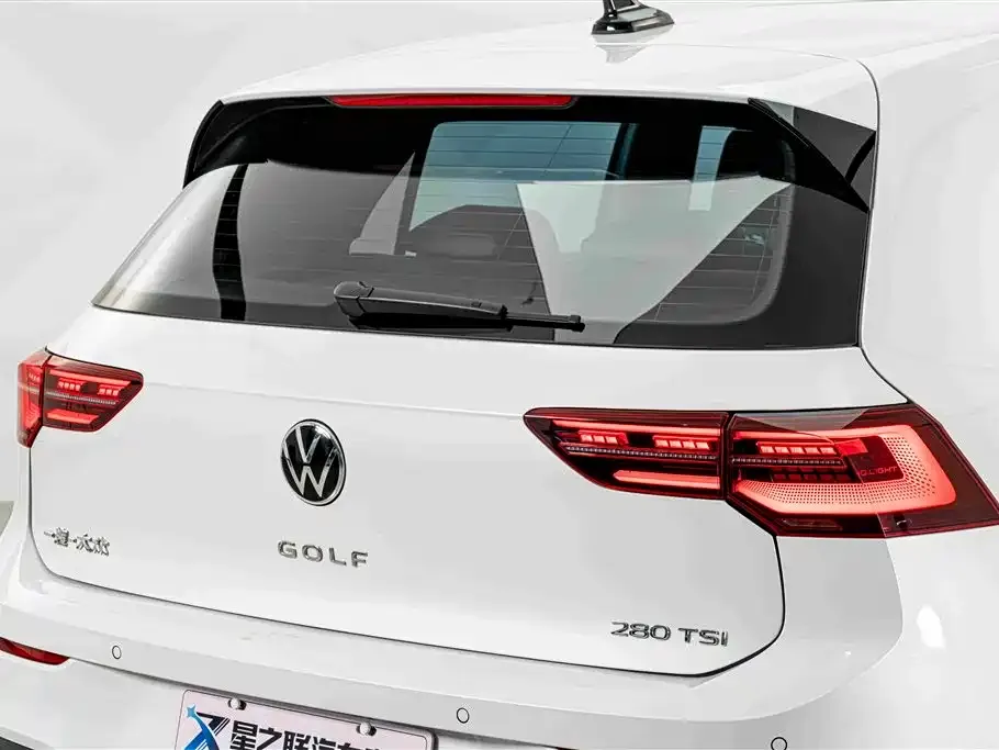Volkswagen Golf — фото 10