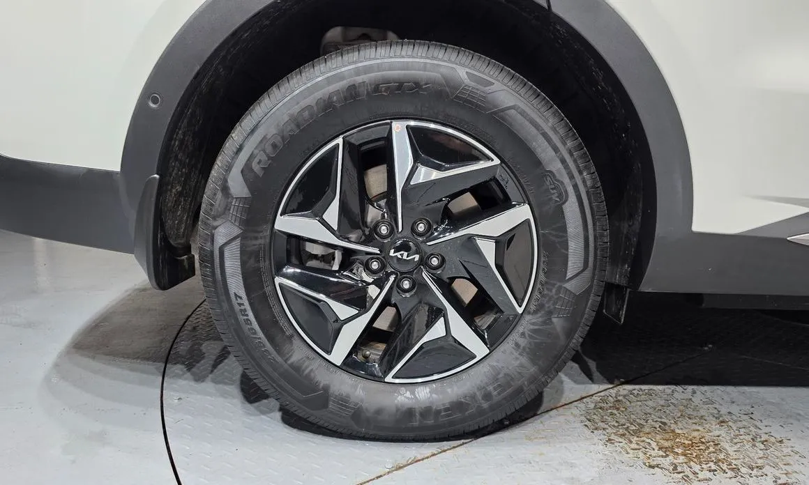 Kia Sorento — фото 10