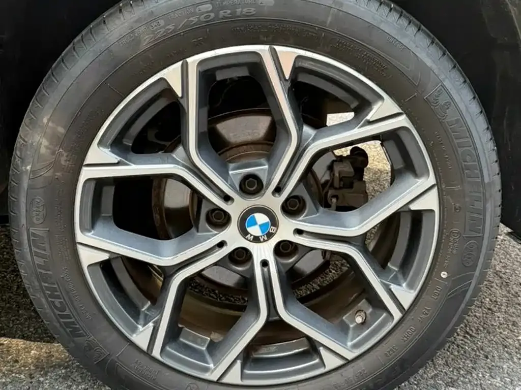 BMW X1 — фото 9