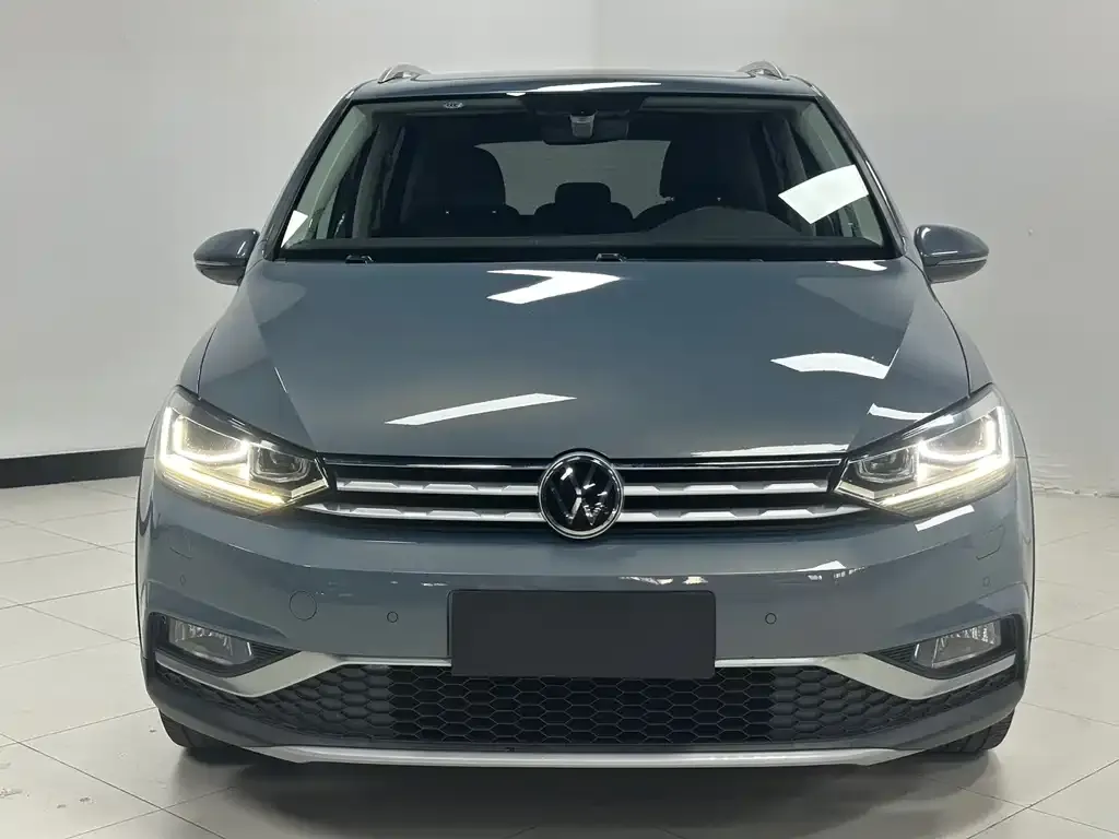 Volkswagen Touran — фото 8