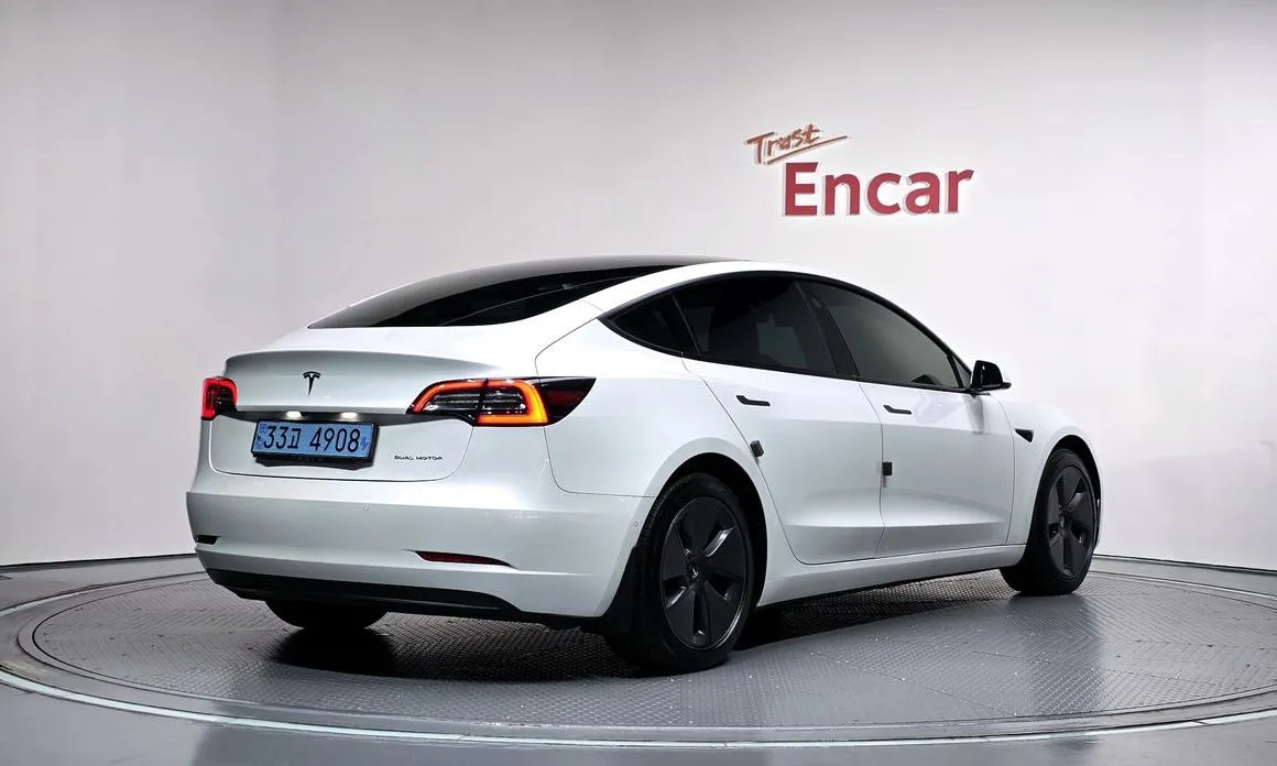 Tesla Model 3 — фото 2